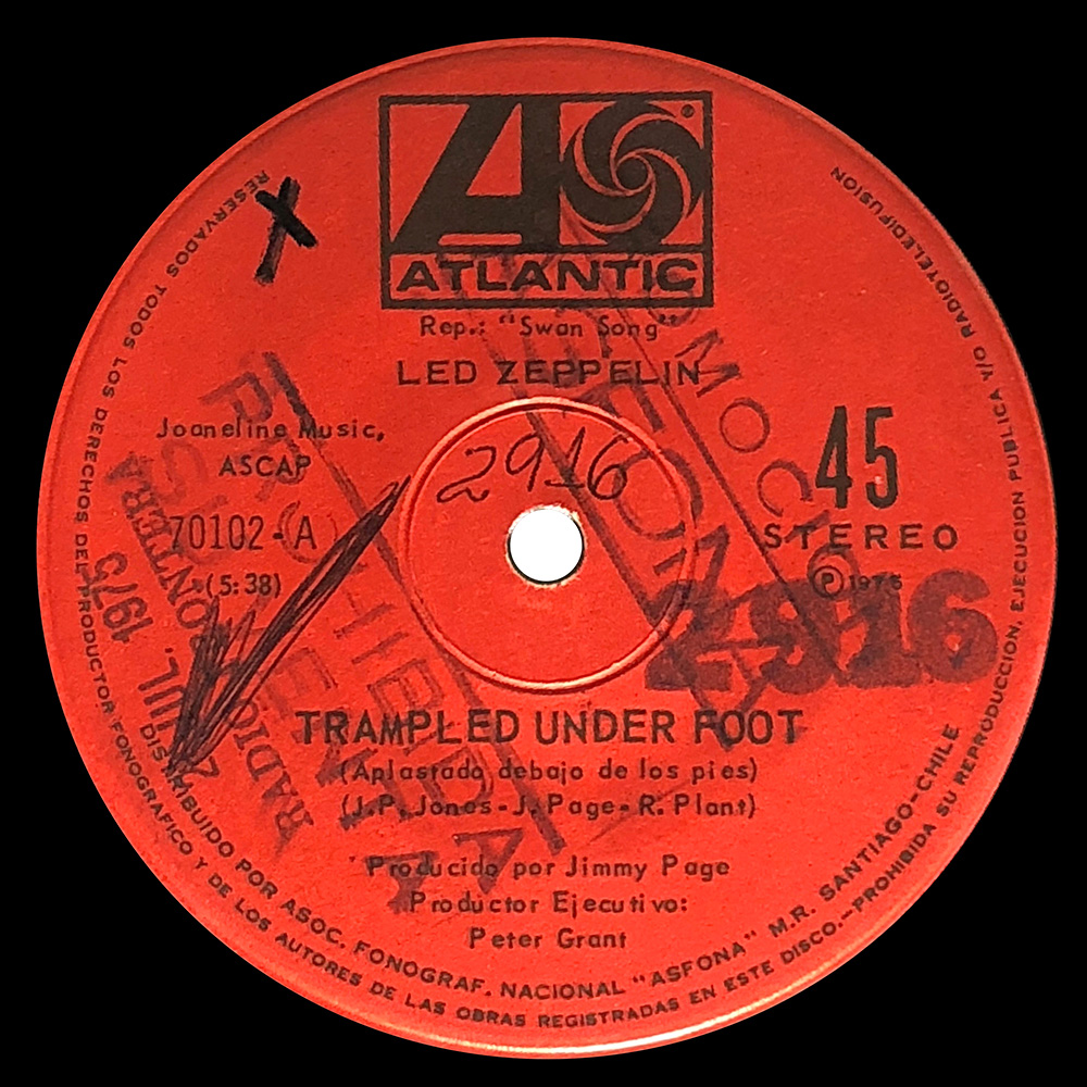 Single <br>Chile (70102) <br>Trampled Under Foot / Black Country Woman (Promo)