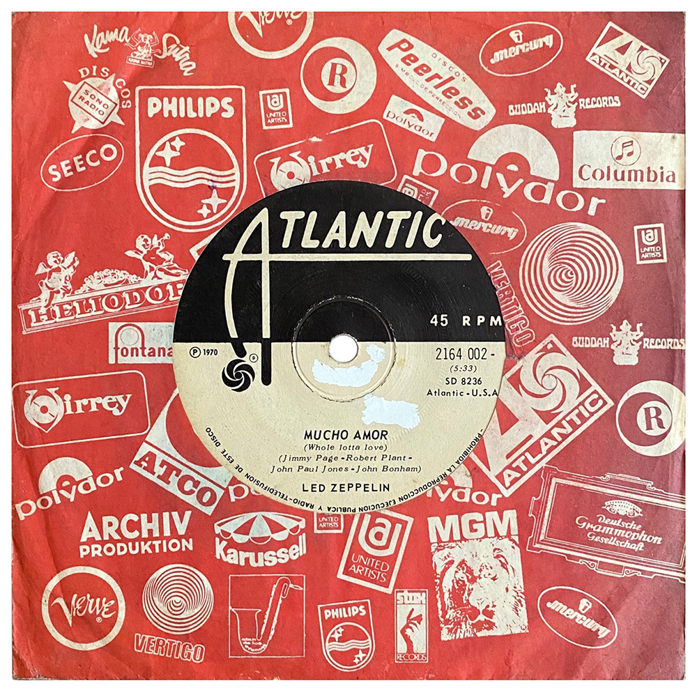 Single <br>Chile (2164 002) <br>Whole Lotta Love / Living Loving Maid (#1)