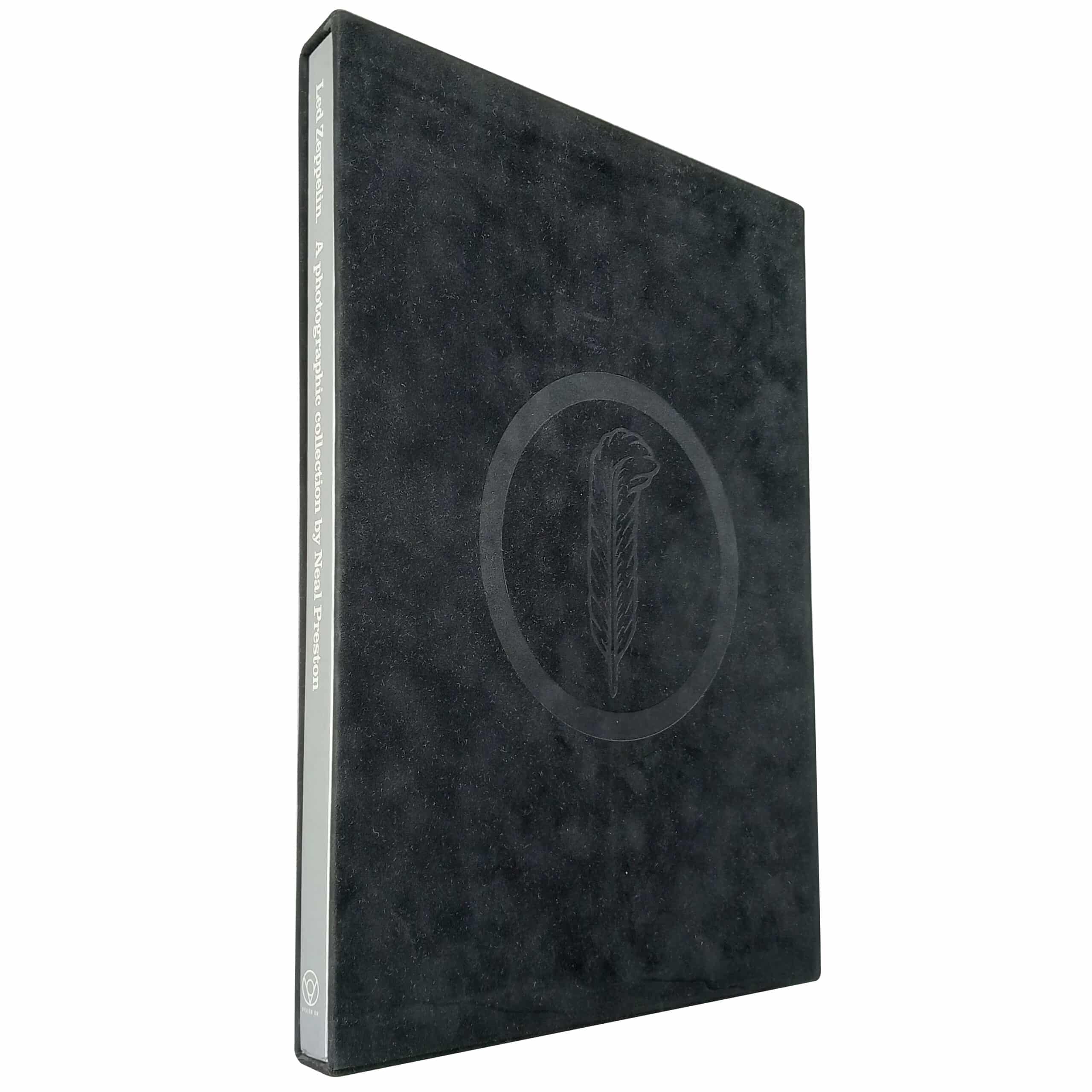 Book <br>A Photographic Collection, Deluxe Edition (USA) - Image 2